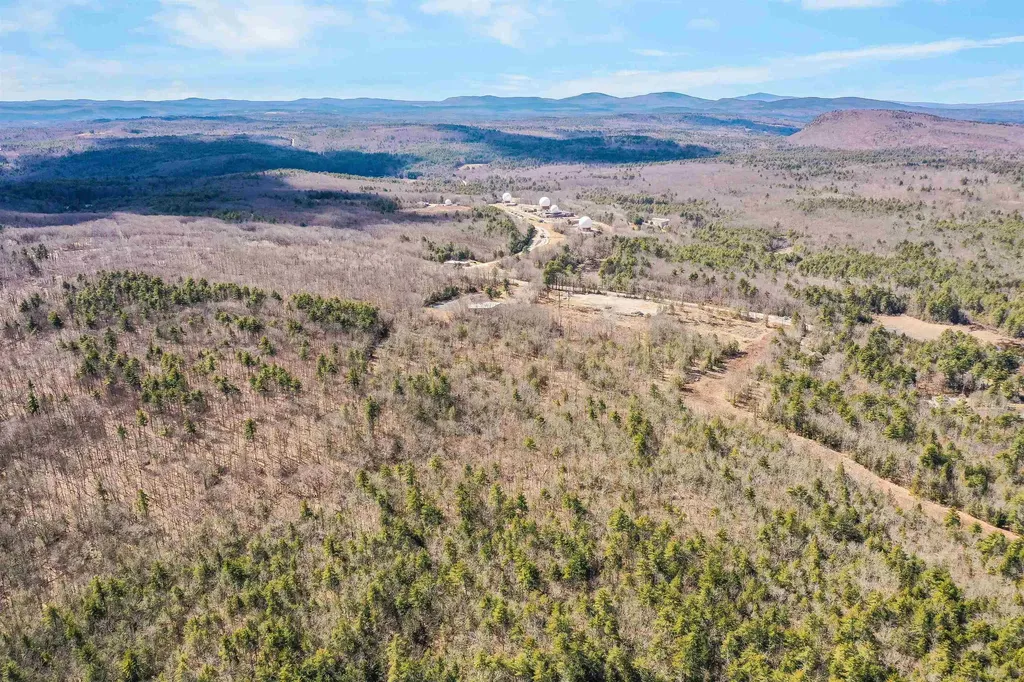 15-32-1-4 Chestnut Hill Road New Boston NH 03070