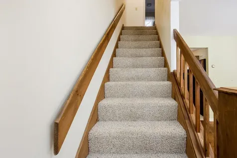 76 Colonial Drive Hartford VT 05001