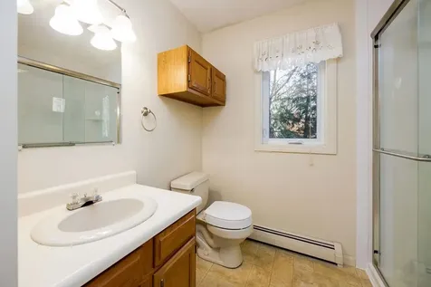 76 Colonial Drive Hartford VT 05001