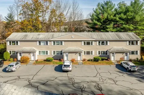 76 Colonial Drive Hartford VT 05001