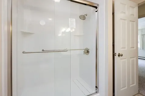 76 Colonial Drive Hartford VT 05001