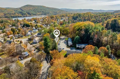 76 Colonial Drive Hartford VT 05001