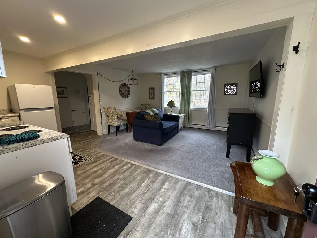 7 Bennington Road Hancock NH 03449