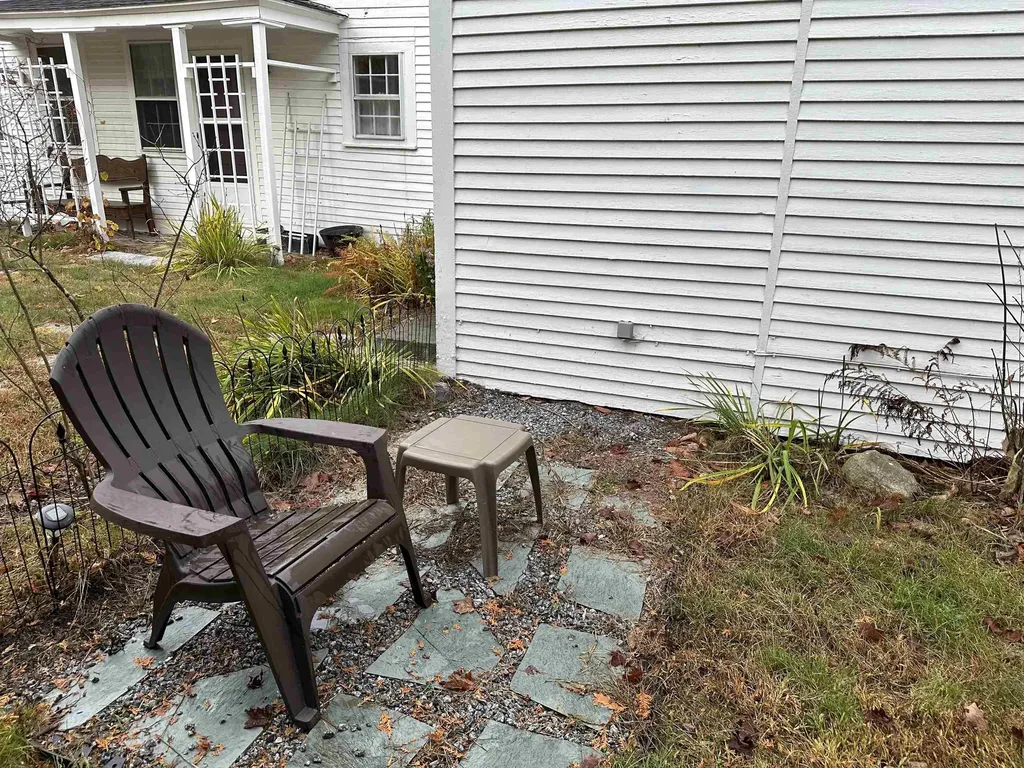 7 Bennington Road Hancock NH 03449