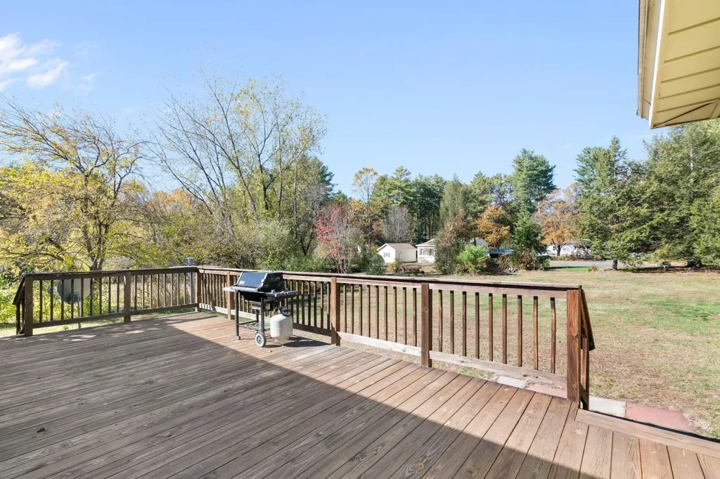 18 Monument Road Hinsdale NH 03451