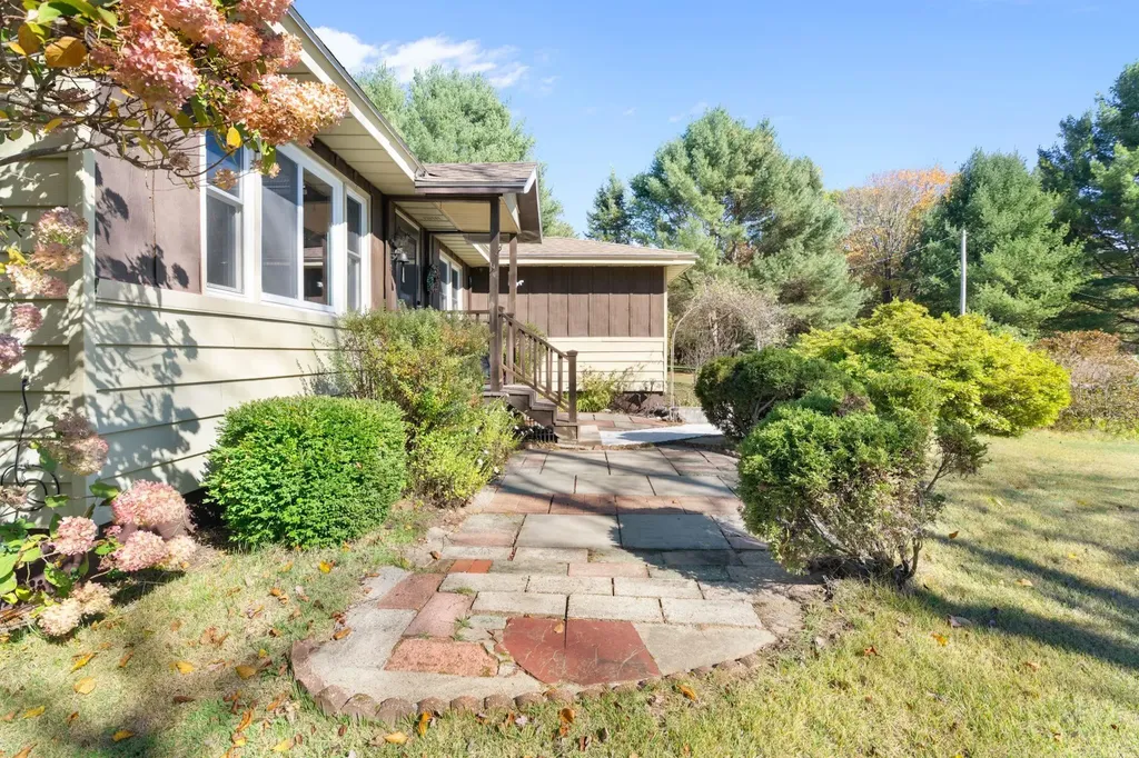 18 Monument Road Hinsdale NH 03451