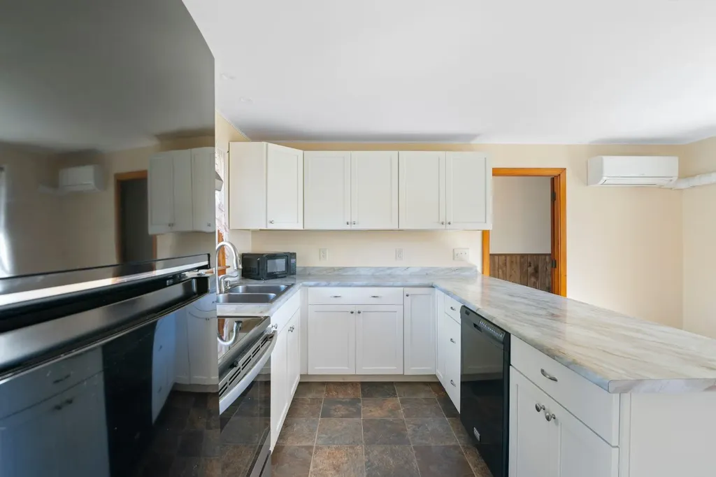 18 Monument Road Hinsdale NH 03451