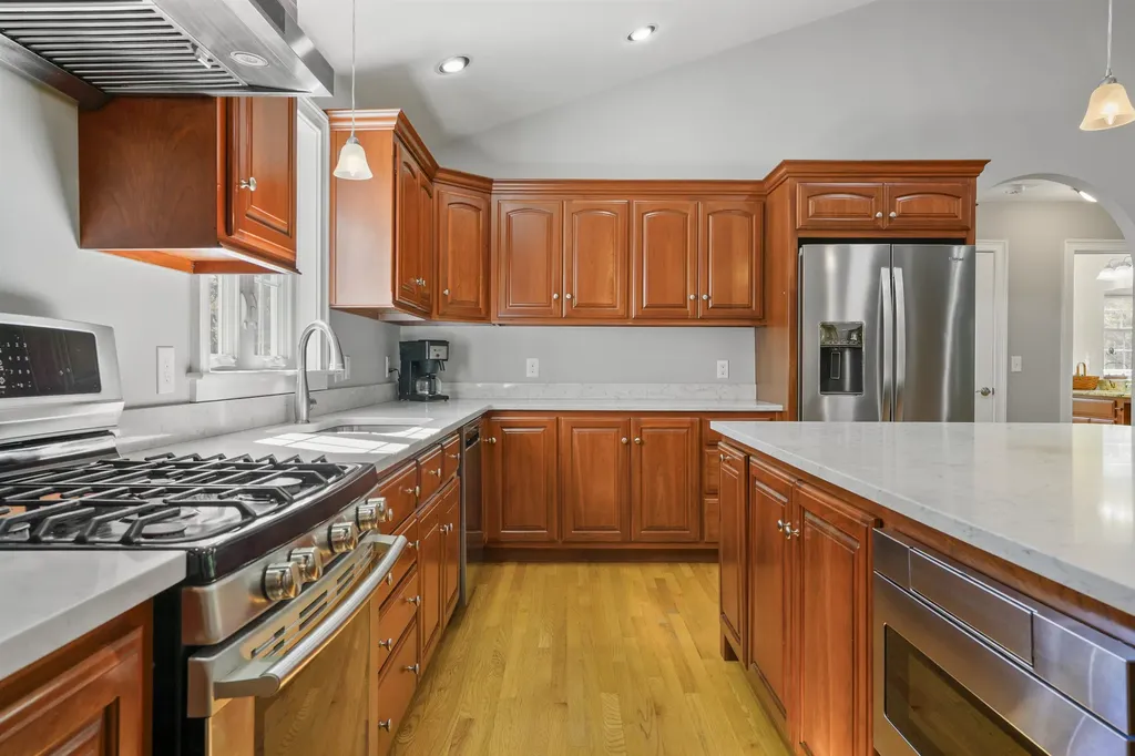 18 Huckins Road Madbury NH 03823