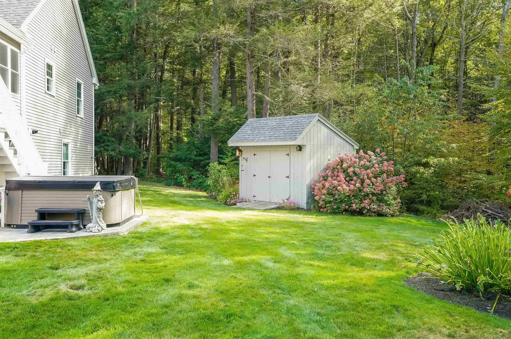 18 Huckins Road Madbury NH 03823