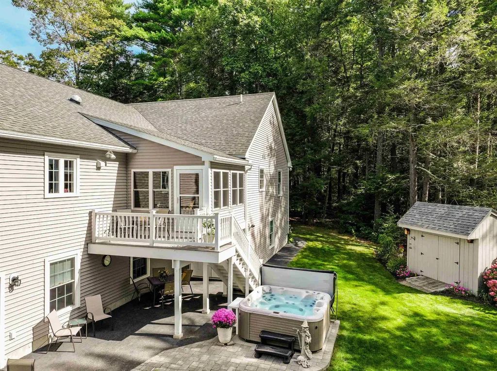 18 Huckins Road Madbury NH 03823
