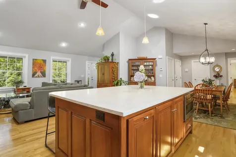 18 Huckins Road Madbury NH 03823