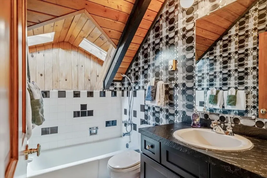 120 Poor Farm Road Alburgh VT 05440