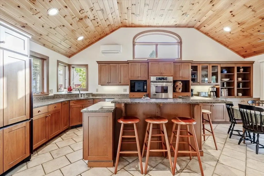 120 Poor Farm Road Alburgh VT 05440