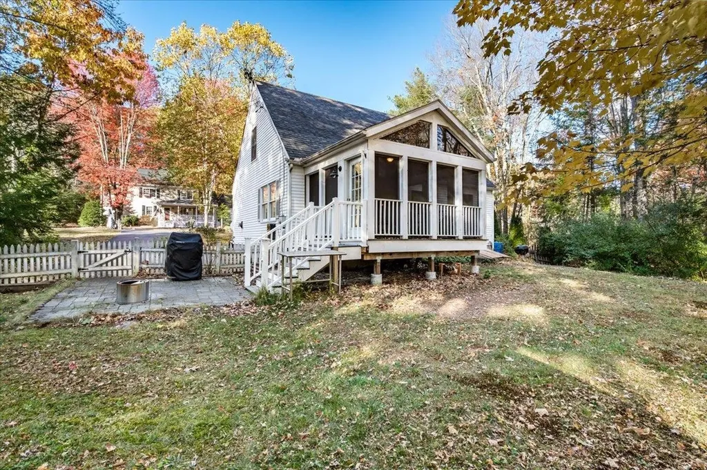 54 Ledgeview Drive Rochester NH 03839