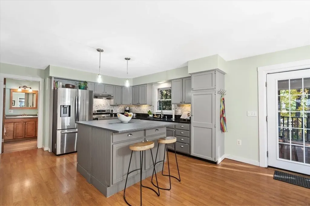 54 Ledgeview Drive Rochester NH 03839