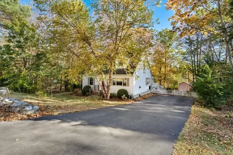 54 Ledgeview Drive Rochester NH 03839