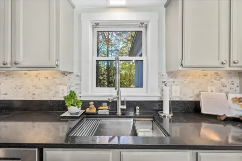 54 Ledgeview Drive Rochester NH 03839