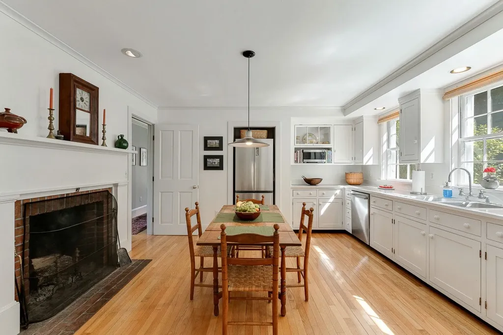 97 Quinibeck Road Thetford VT 05075-0000