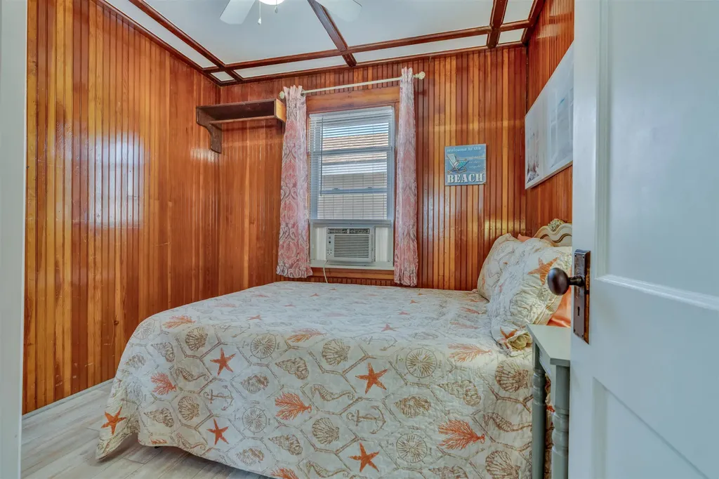 17 Johnson Avenue Hampton NH 03290-4906