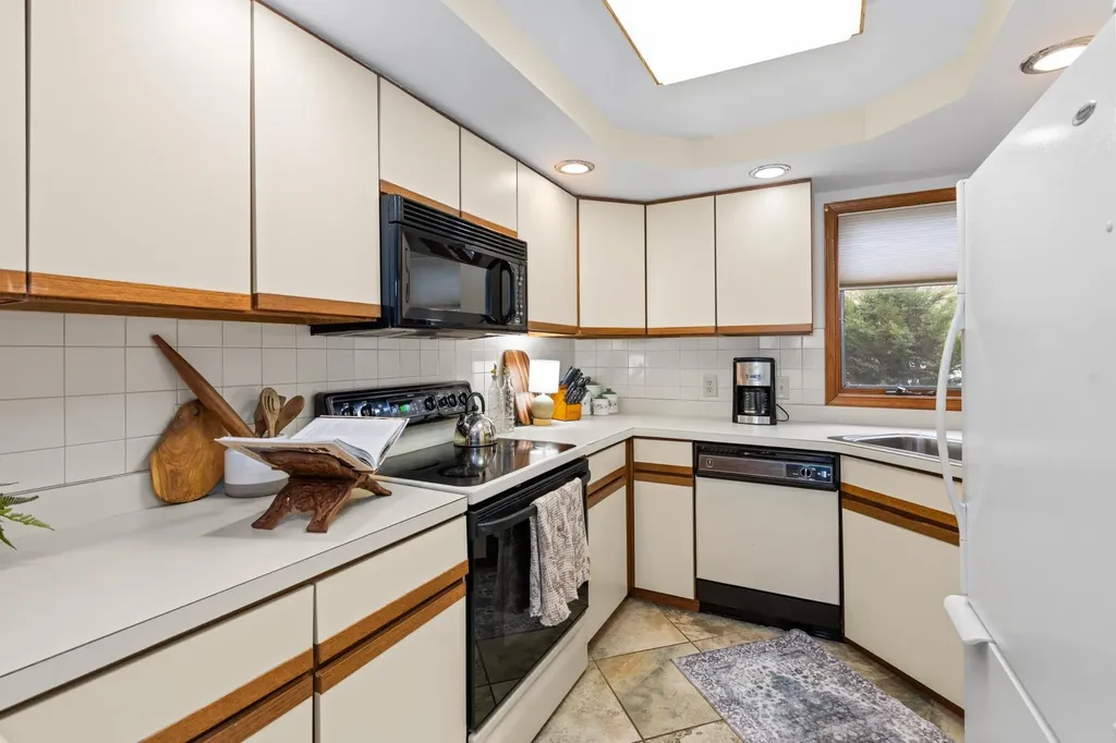 182 Pinnacle Road Campton NH 03285