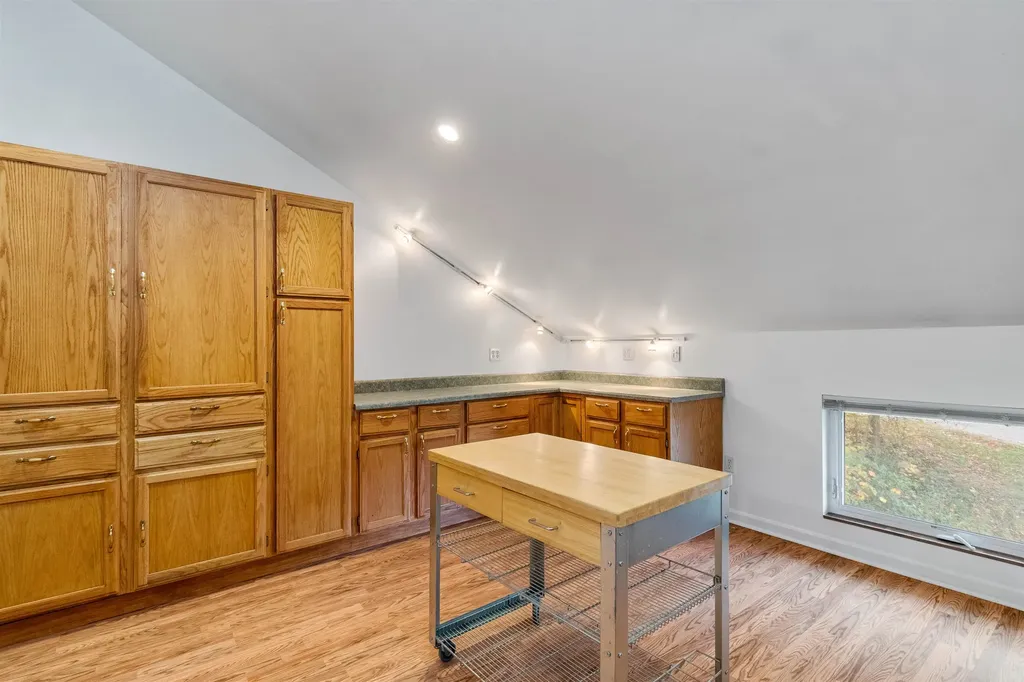 97 Bittersweet Hill Hinesburg VT 05461