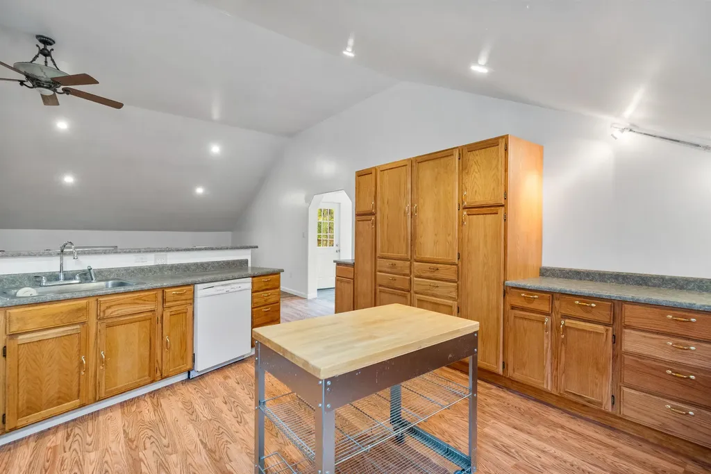 97 Bittersweet Hill Hinesburg VT 05461