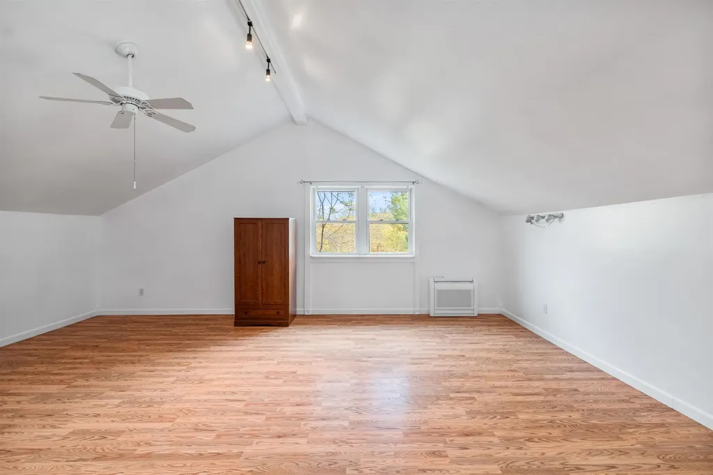 97 Bittersweet Hill Hinesburg VT 05461