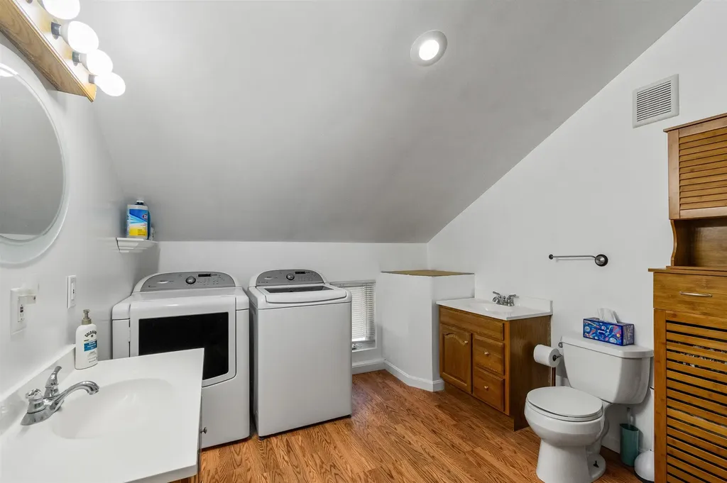 97 Bittersweet Hill Hinesburg VT 05461