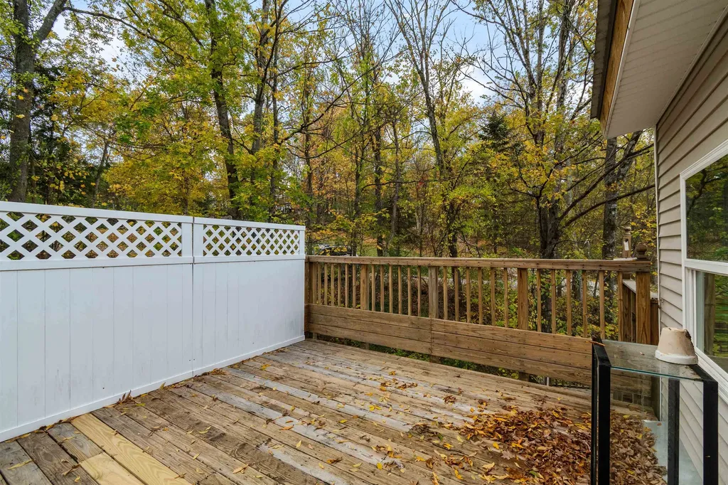 97 Bittersweet Hill Hinesburg VT 05461