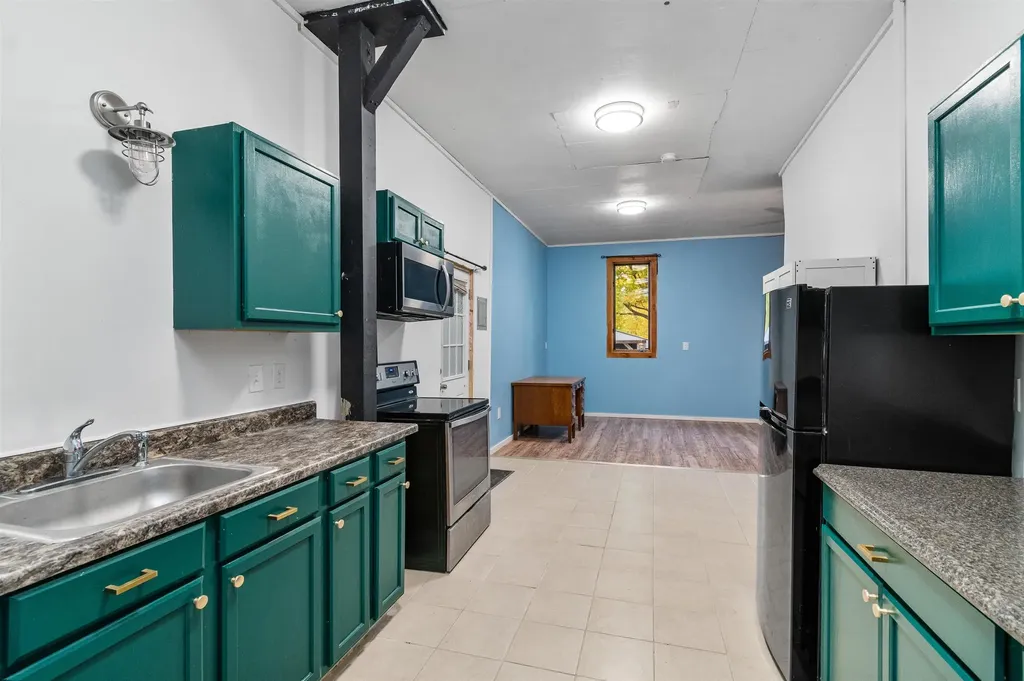 97 Bittersweet Hill Hinesburg VT 05461