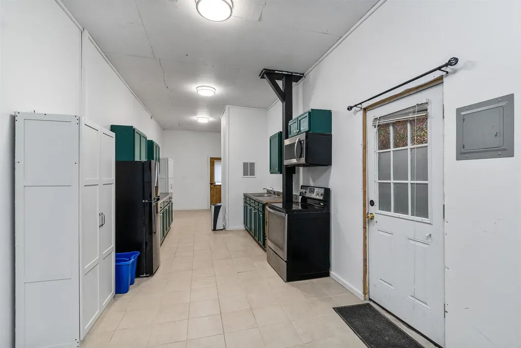 97 Bittersweet Hill Hinesburg VT 05461