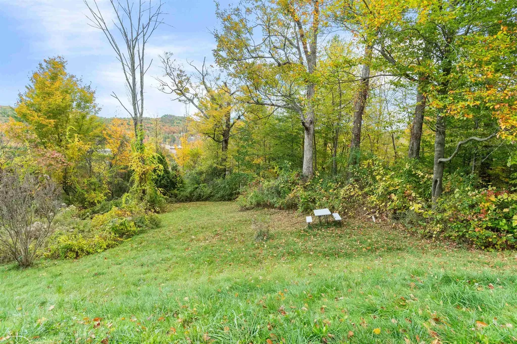 97 Bittersweet Hill Hinesburg VT 05461