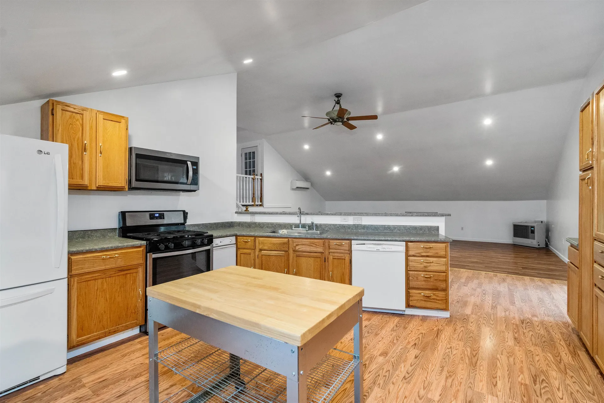 97 Bittersweet Hill Hinesburg VT 05461