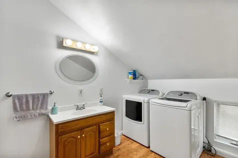 97 Bittersweet Hill Hinesburg VT 05461