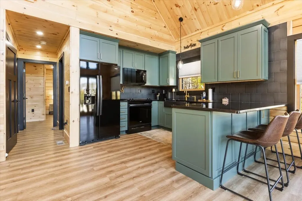 135 Lakeside Drive Haverhill NH 03765