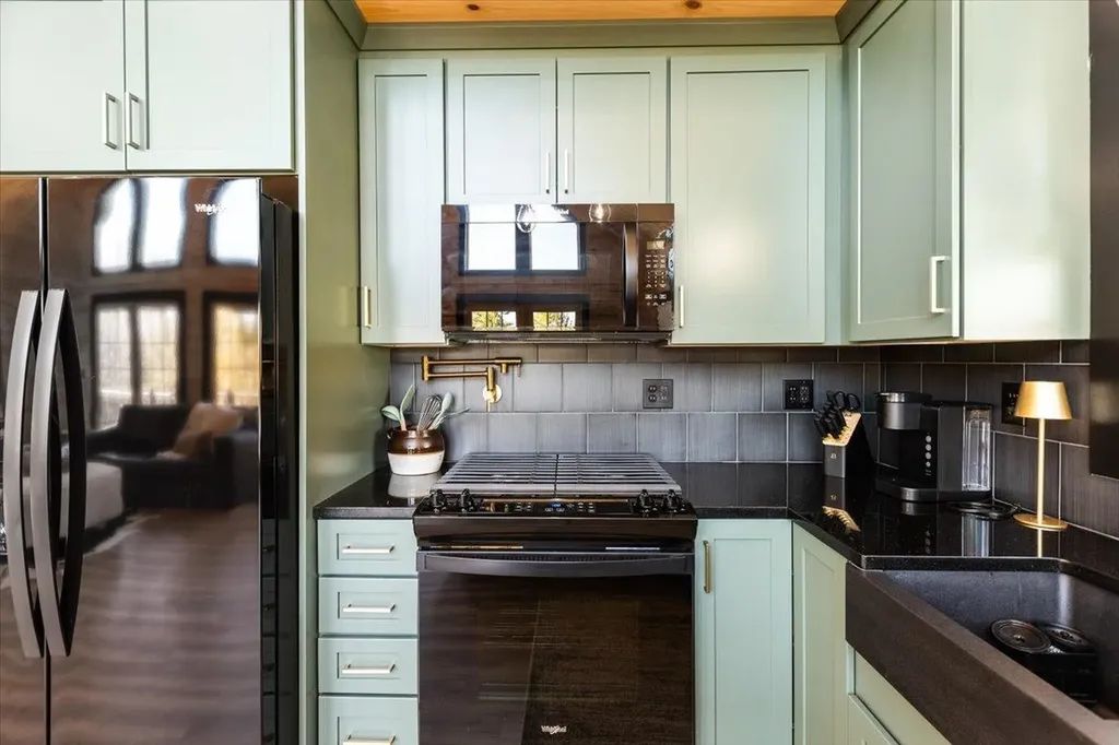 135 Lakeside Drive Haverhill NH 03765