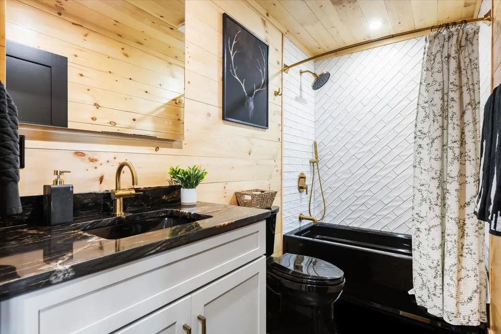 135 Lakeside Drive Haverhill NH 03765