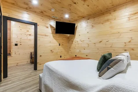 135 Lakeside Drive Haverhill NH 03765