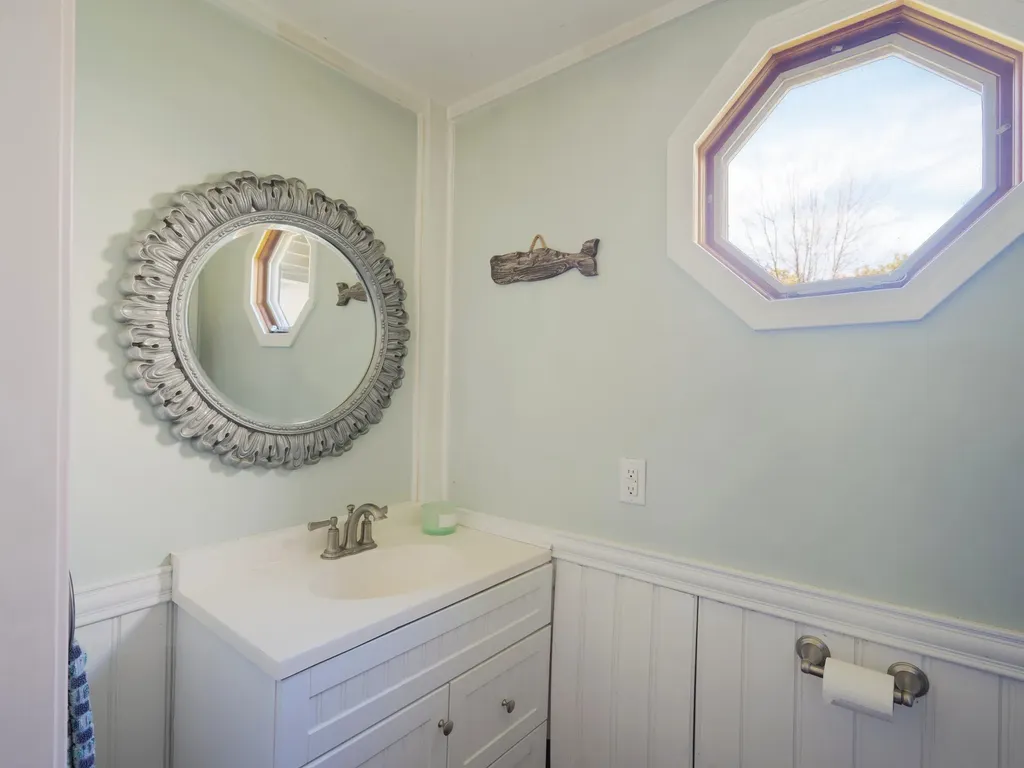 133R Stratham Heights Road Stratham NH 03885