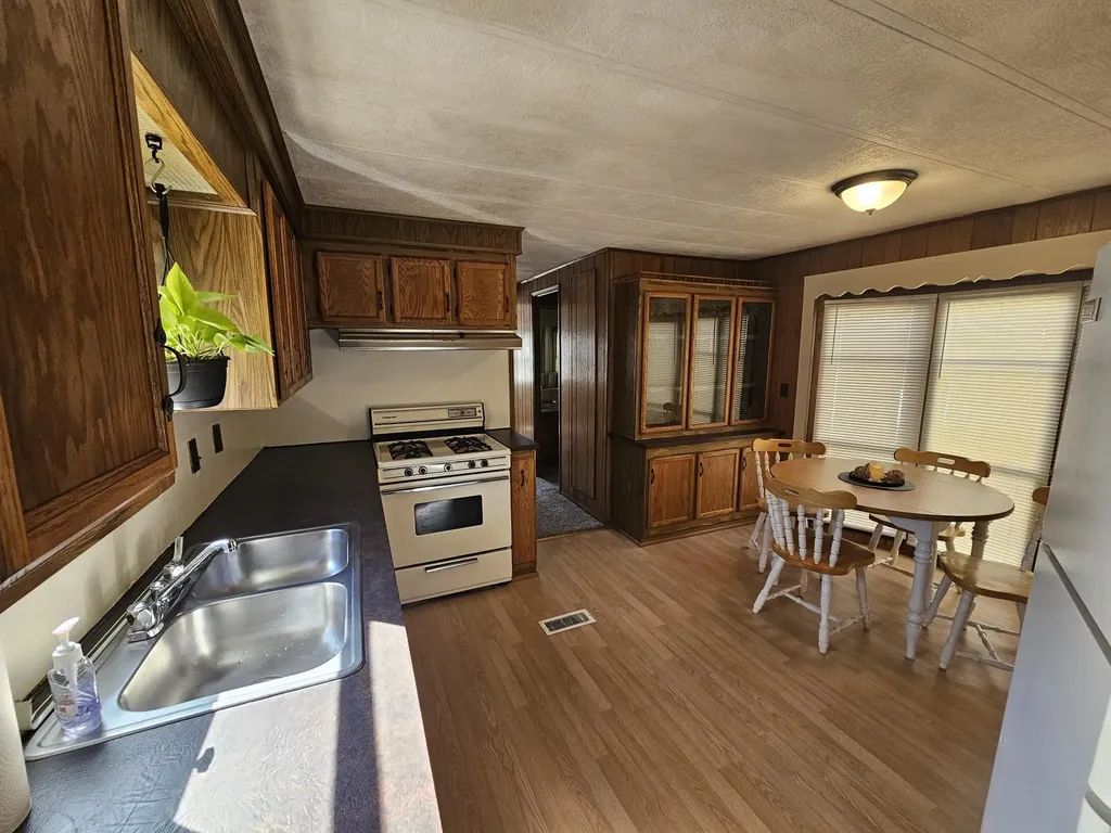 20 Anthony Circle Swanzey NH 03469