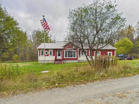 18 Lynch Road Stewartstown NH 03576