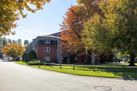 5 Blackstone Drive Nashua NH 03063