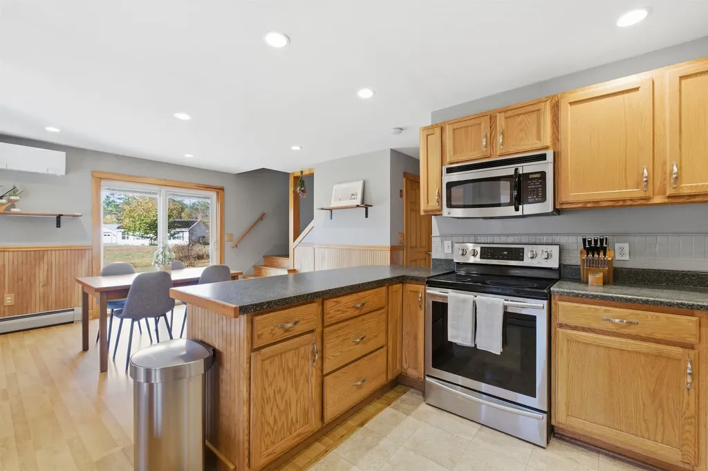 34 Courtland Drive Danbury NH 03230