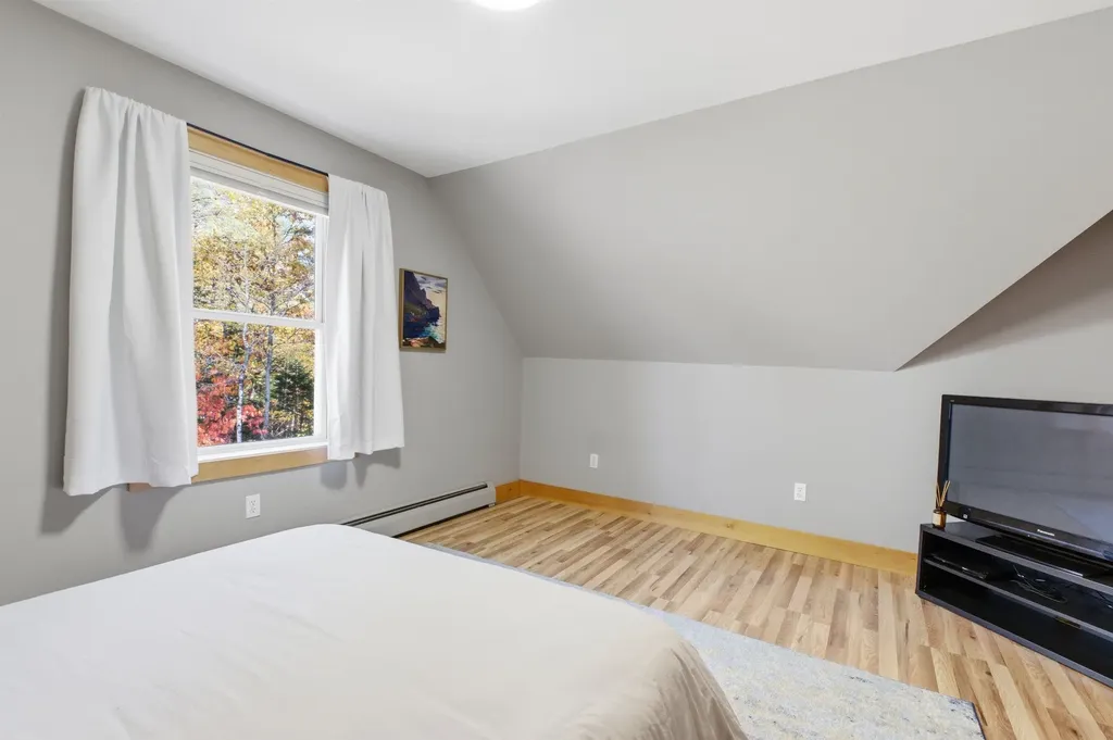 34 Courtland Drive Danbury NH 03230