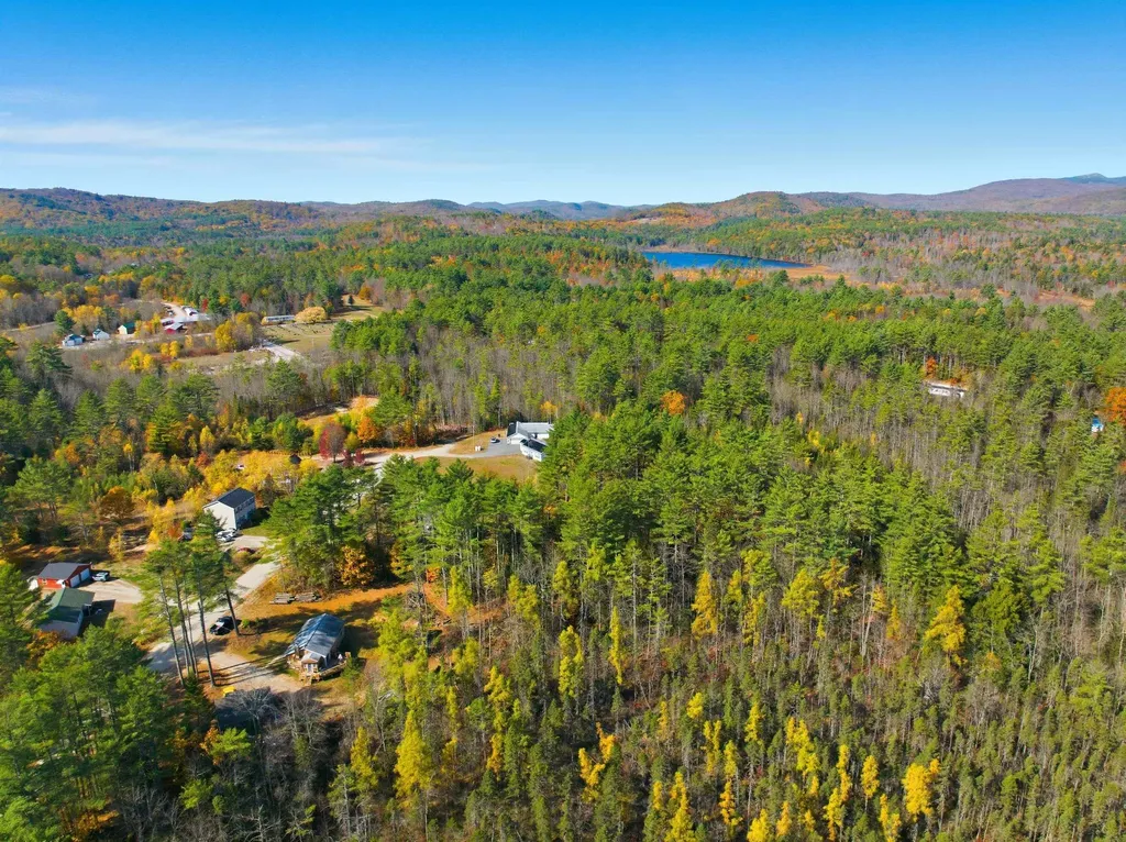 34 Courtland Drive Danbury NH 03230