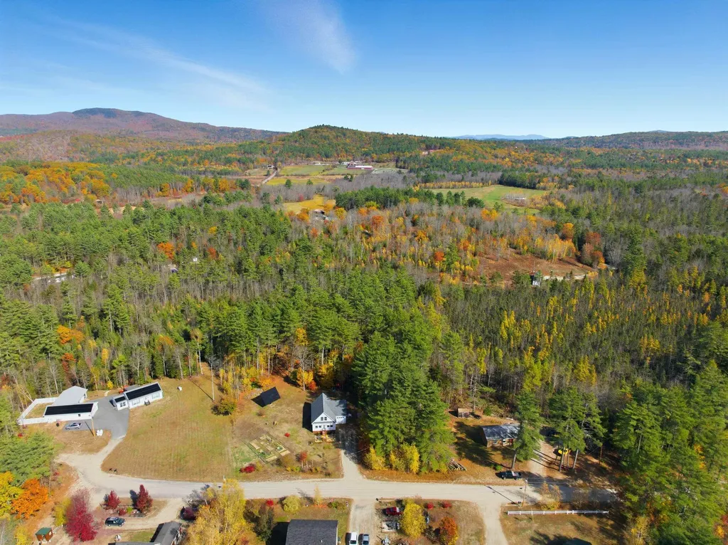 34 Courtland Drive Danbury NH 03230