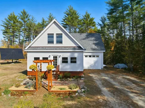 34 Courtland Drive Danbury NH 03230