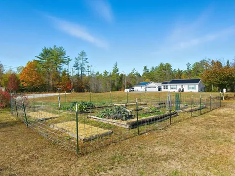 34 Courtland Drive Danbury NH 03230