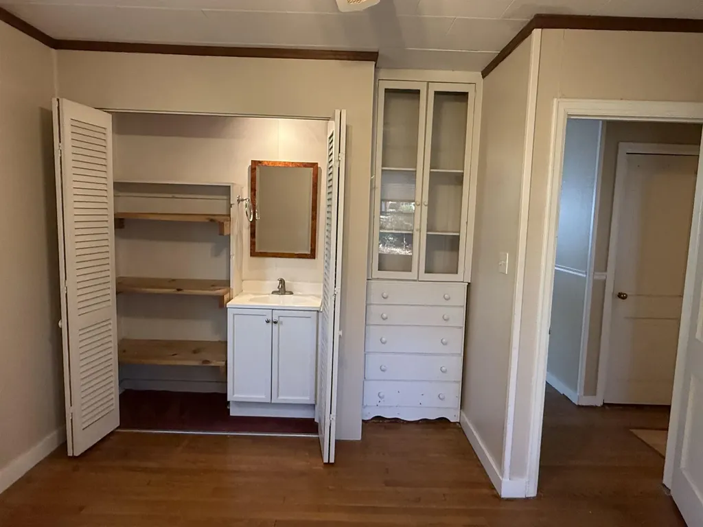 64 Bond Street Manchester VT 05255