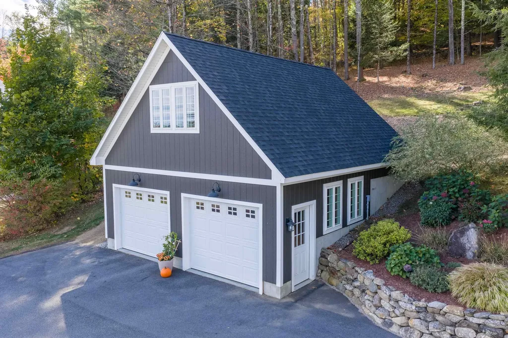 52 Chase Circle Center Harbor NH 03226